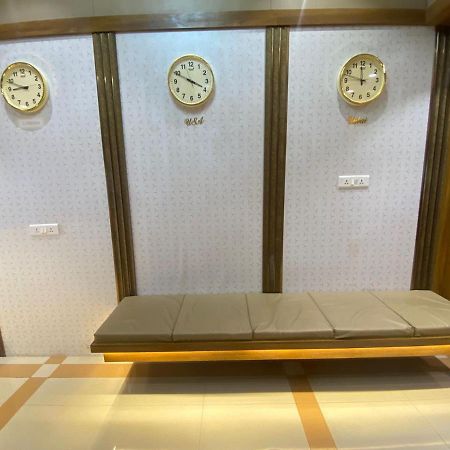 Hotel Bkc Crown - Near Trade Centre, Visa Consulate Mumbai  Buitenkant foto