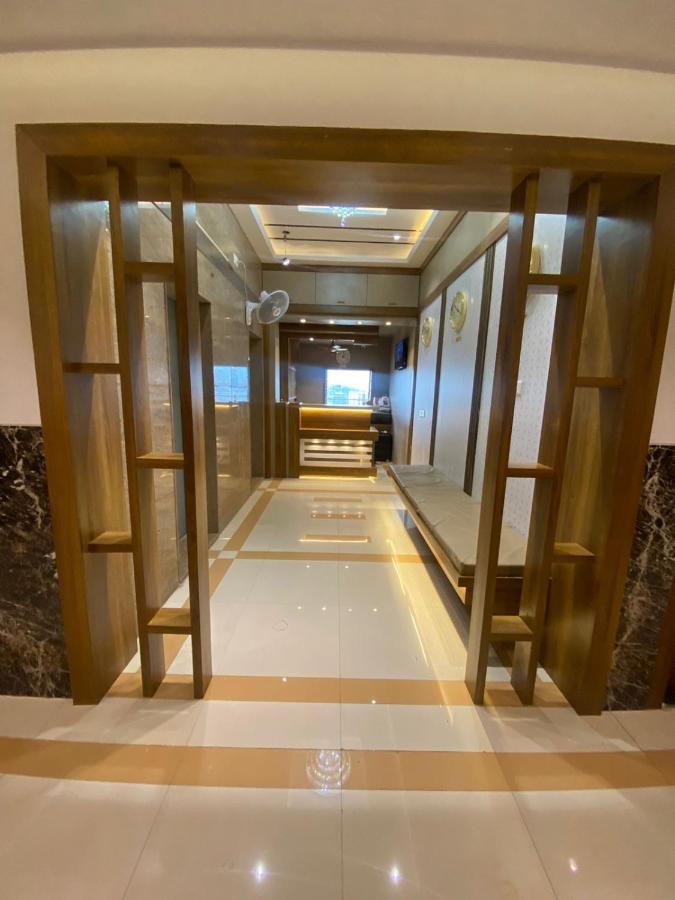 Hotel Bkc Crown - Near Trade Centre, Visa Consulate Mumbai  Buitenkant foto