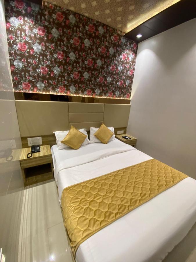 Hotel Bkc Crown - Near Trade Centre, Visa Consulate Mumbai  Buitenkant foto