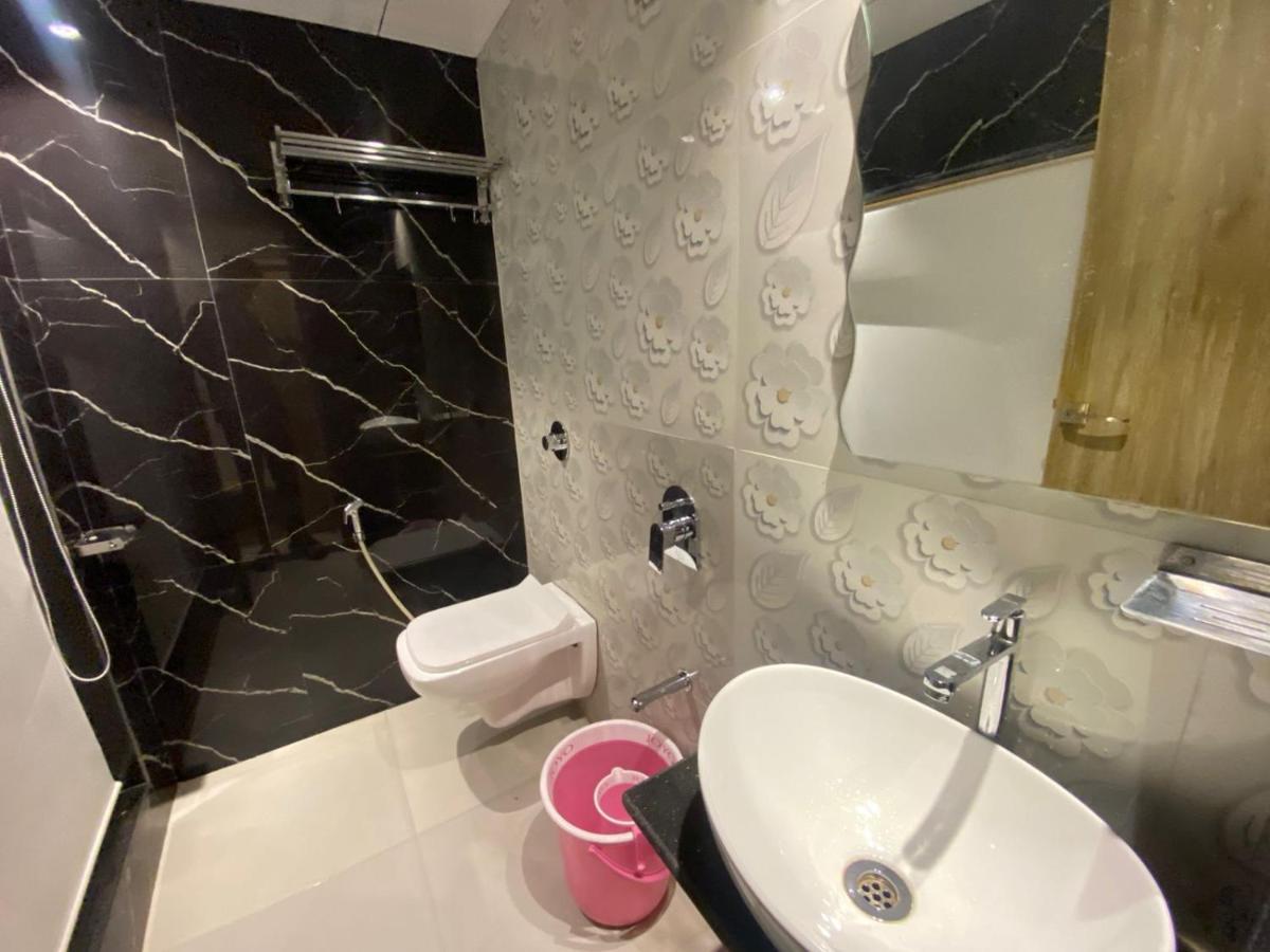 Hotel Bkc Crown - Near Trade Centre, Visa Consulate Mumbai  Buitenkant foto