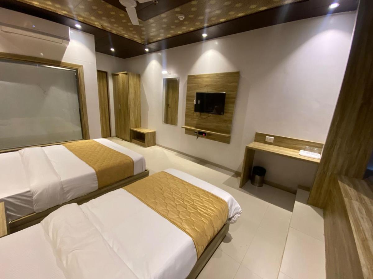Hotel Bkc Crown - Near Trade Centre, Visa Consulate Mumbai  Buitenkant foto